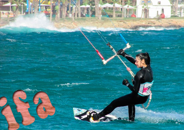 kite surfera