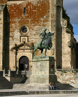 Estatua de Francisco Pizarro