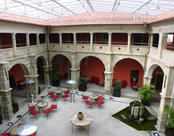 Claustro del Hotel Melia